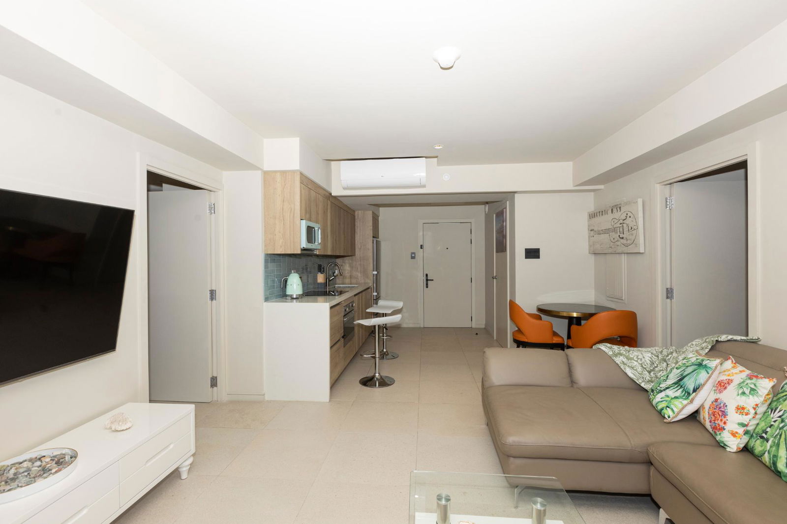 Third image of 1105-2-4 King Street in KINGSTON, Kingston, Jamaica - property is For Rent
