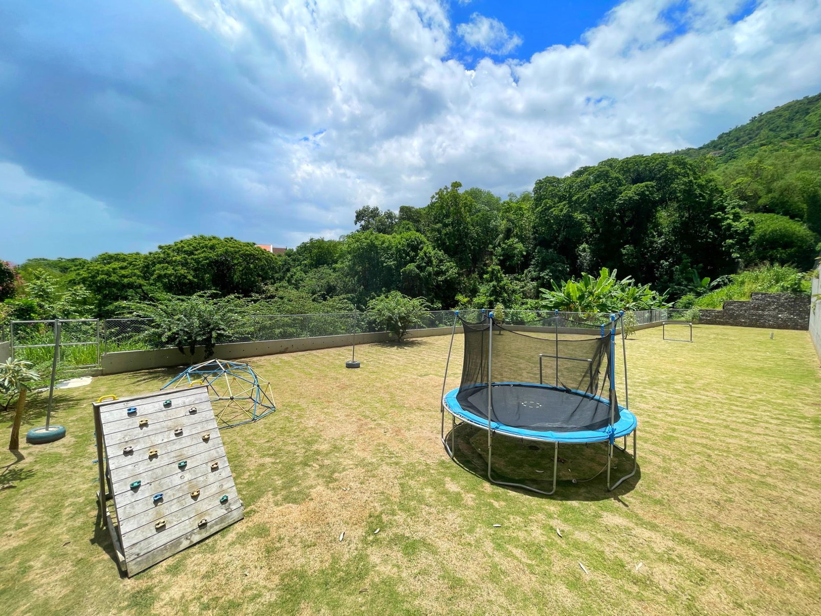 Tenth image of 44a-1a Tavistock Terrace in Kingston 6, St. Andrew, Jamaica - property is For Rent