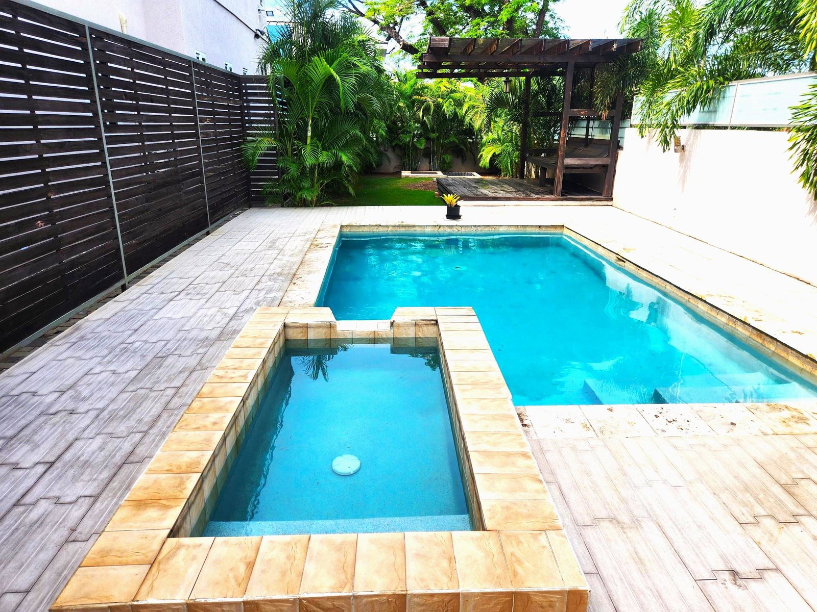 Twenty-Fifth image of 4-24 Seymour Avenue in Kingston 6, St. Andrew, Jamaica - property is For Rent