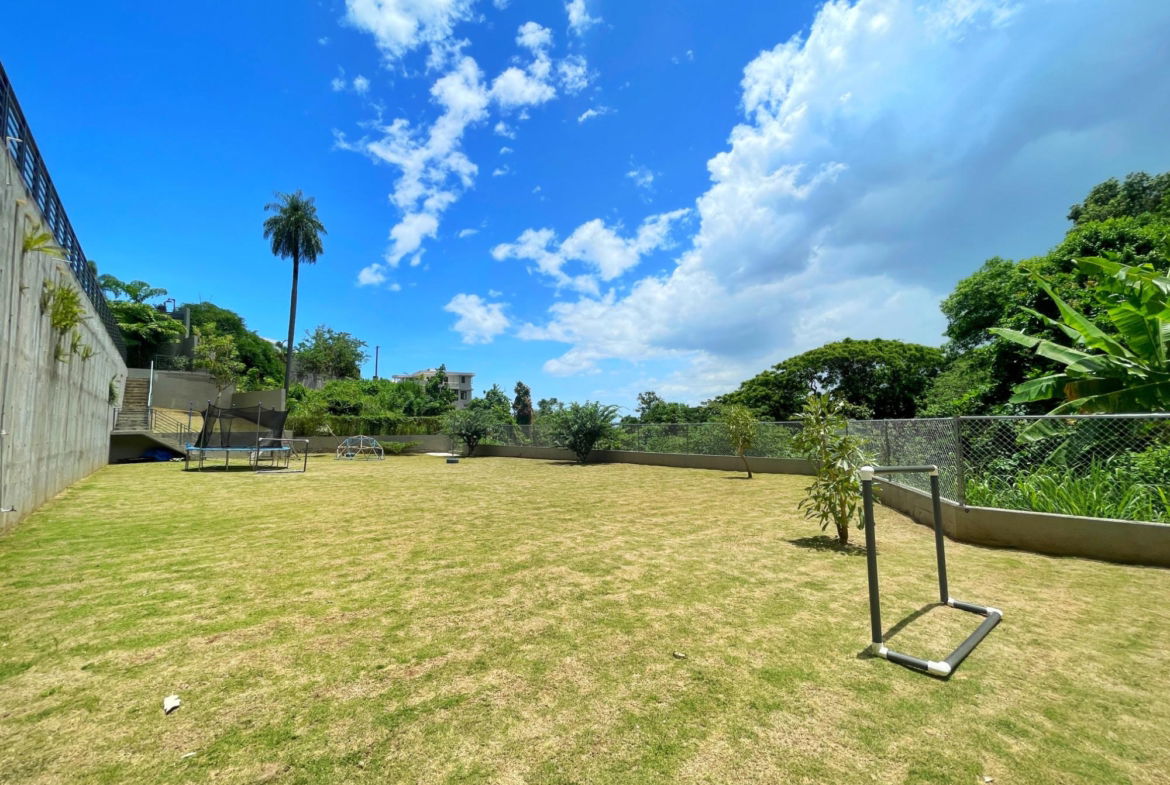 Eleventh image of 44a-1a Tavistock Terrace in Kingston 6, St. Andrew, Jamaica - property is For Sale