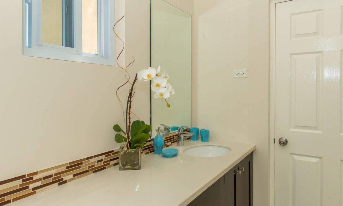 Luxury-3-Bedroom-Townhouse-for-Rent-at-8-11-Stanley-Terrace-St.-Andrew-Jamaica Second image of 8-11 Stanley Terrace in Red Hills, St. Andrew, Jamaica - property is For Rent