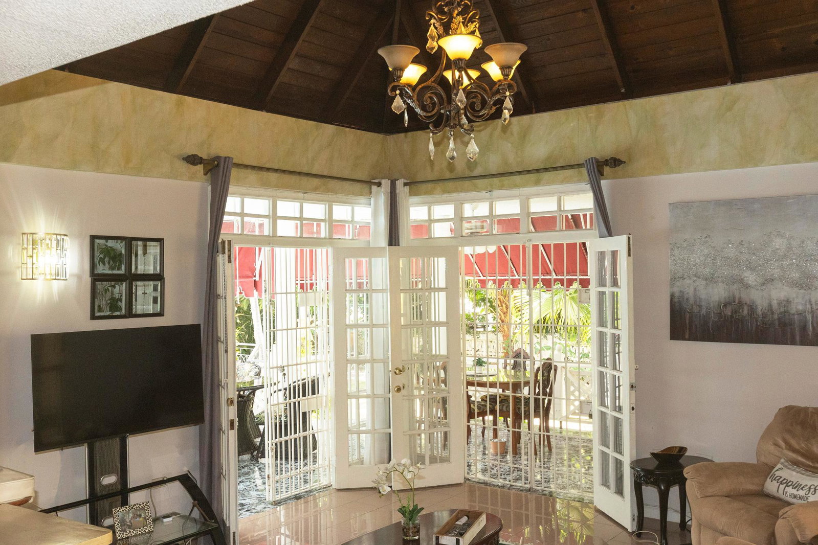 Nineteenth image of 4 Garden Close in Kingston 8, St. Andrew, Jamaica - property is For Sale