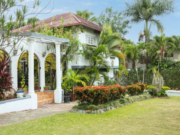 First image of 4 Garden Close in Kingston 8, St. Andrew, Jamaica - property is For Sale