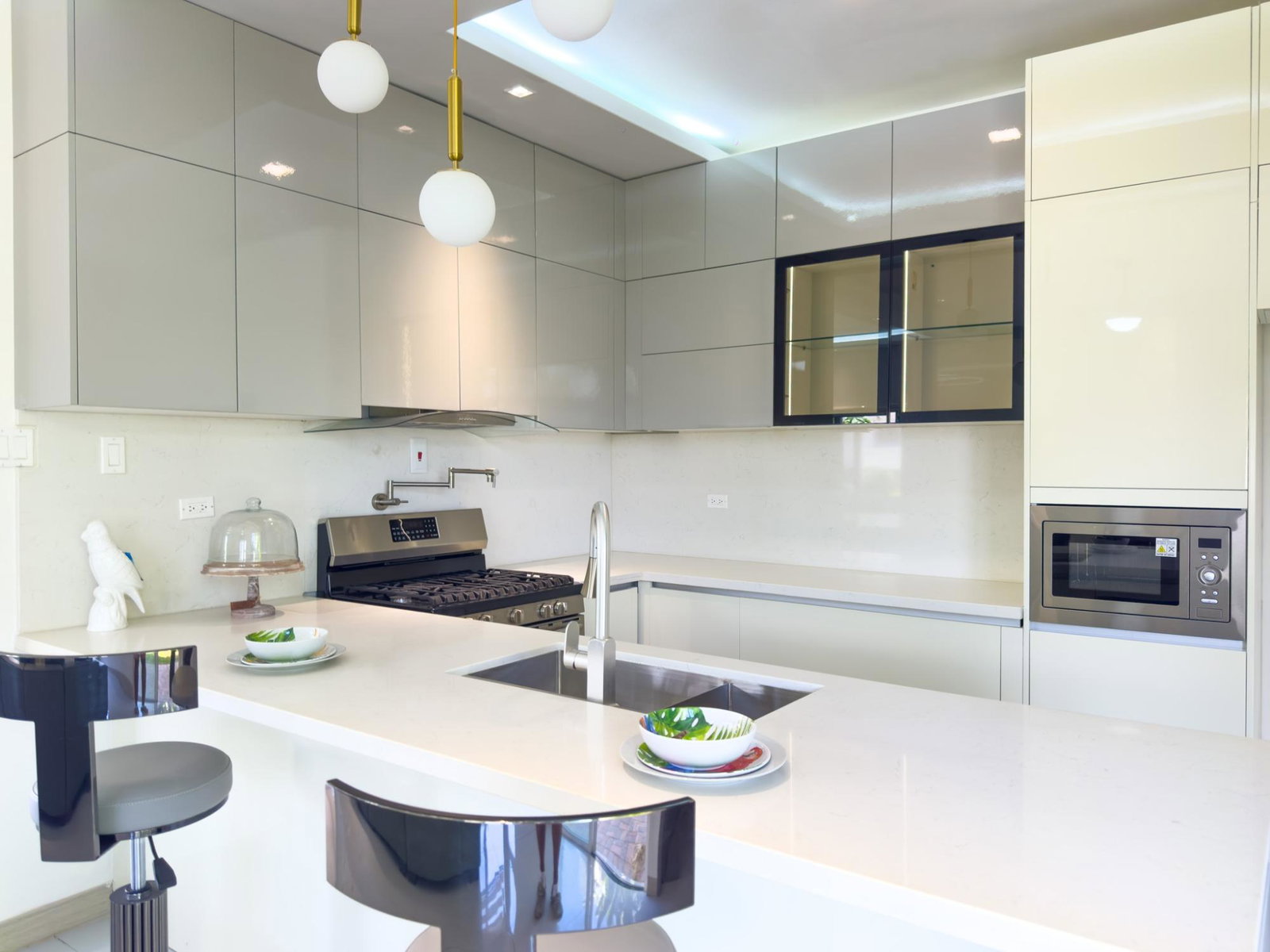 Luxury-Townhouse-for-Sale-at-Paradisiac-Beach-Club-St.-Ann-Jamaica Sixth image of 305 The Onyx Townhouse 305 in Richmond, St. Ann, Jamaica - property is For Sale