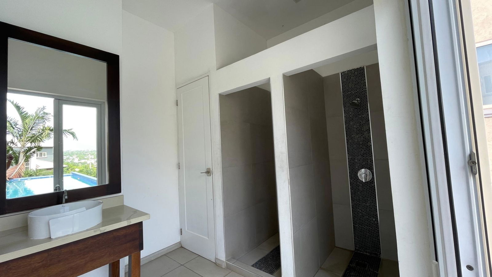 Fifth image of 201- 23 Mayfair Close in Kingston 19, St. Andrew, Jamaica - property is For Rent