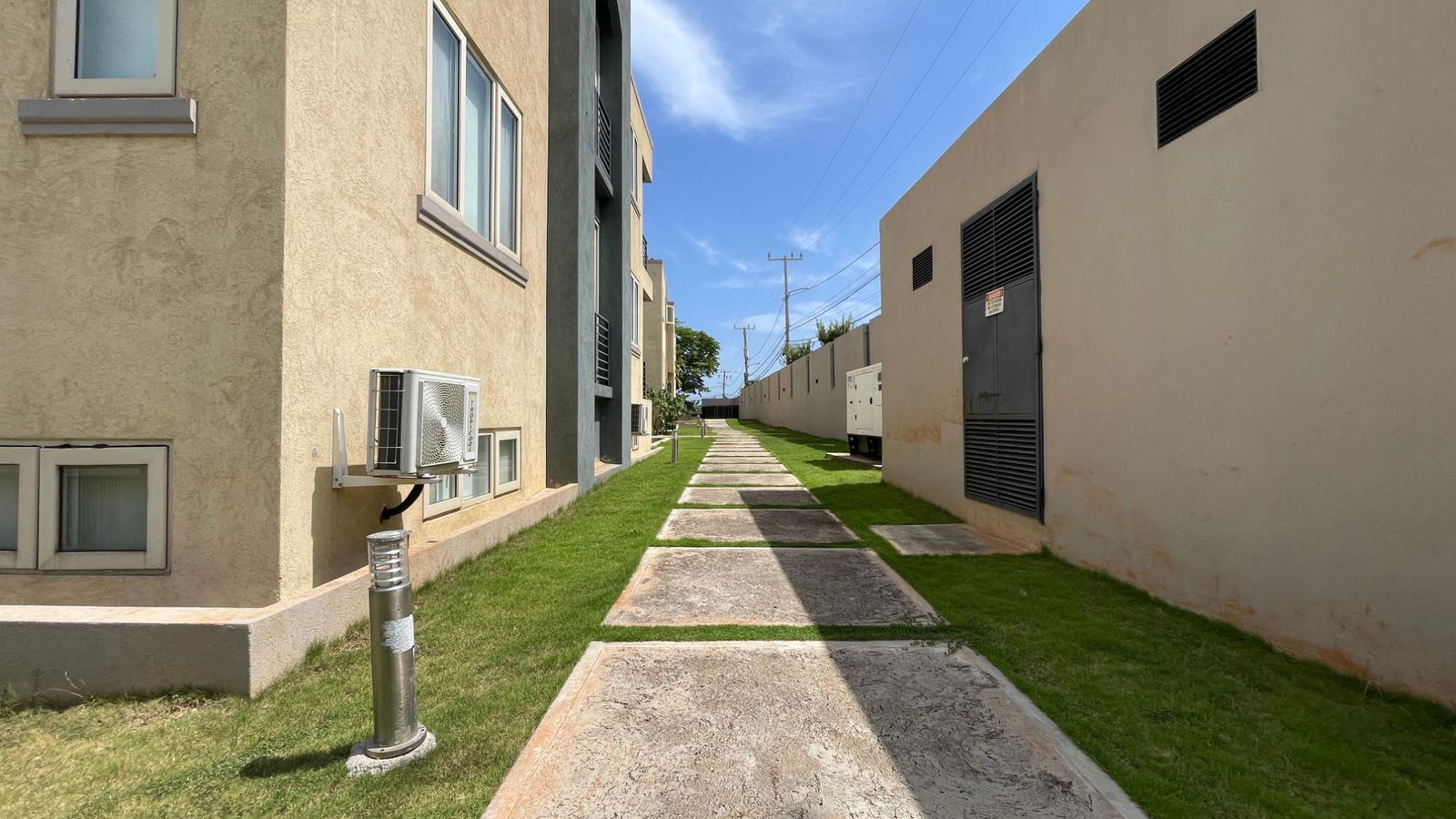 Seventh image of 201- 23 Mayfair Close in Kingston 19, St. Andrew, Jamaica - property is For Rent