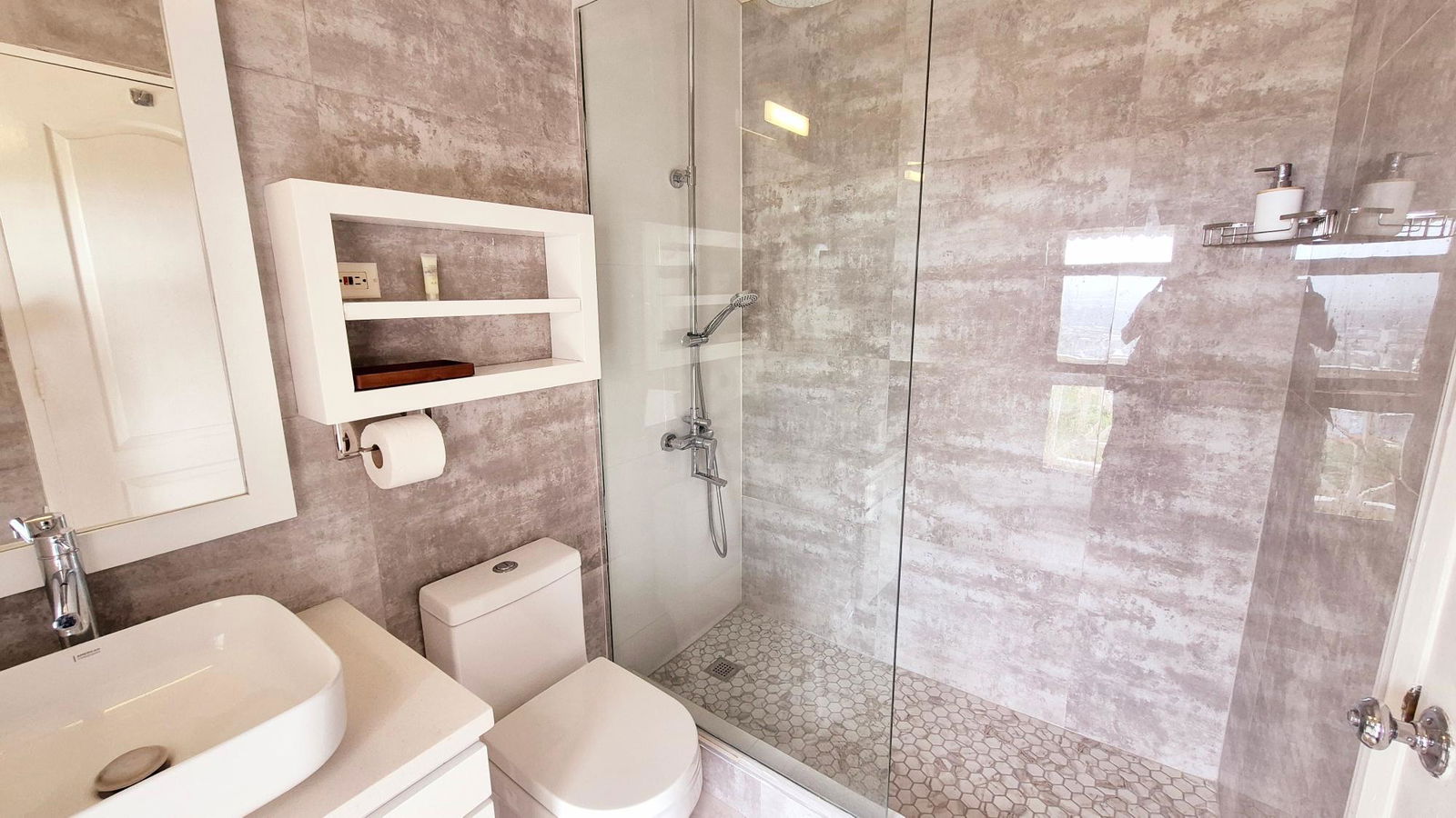 Tenth image of 2f- Black Birch in Kingston 6, St. Andrew, Jamaica - property is For Rent