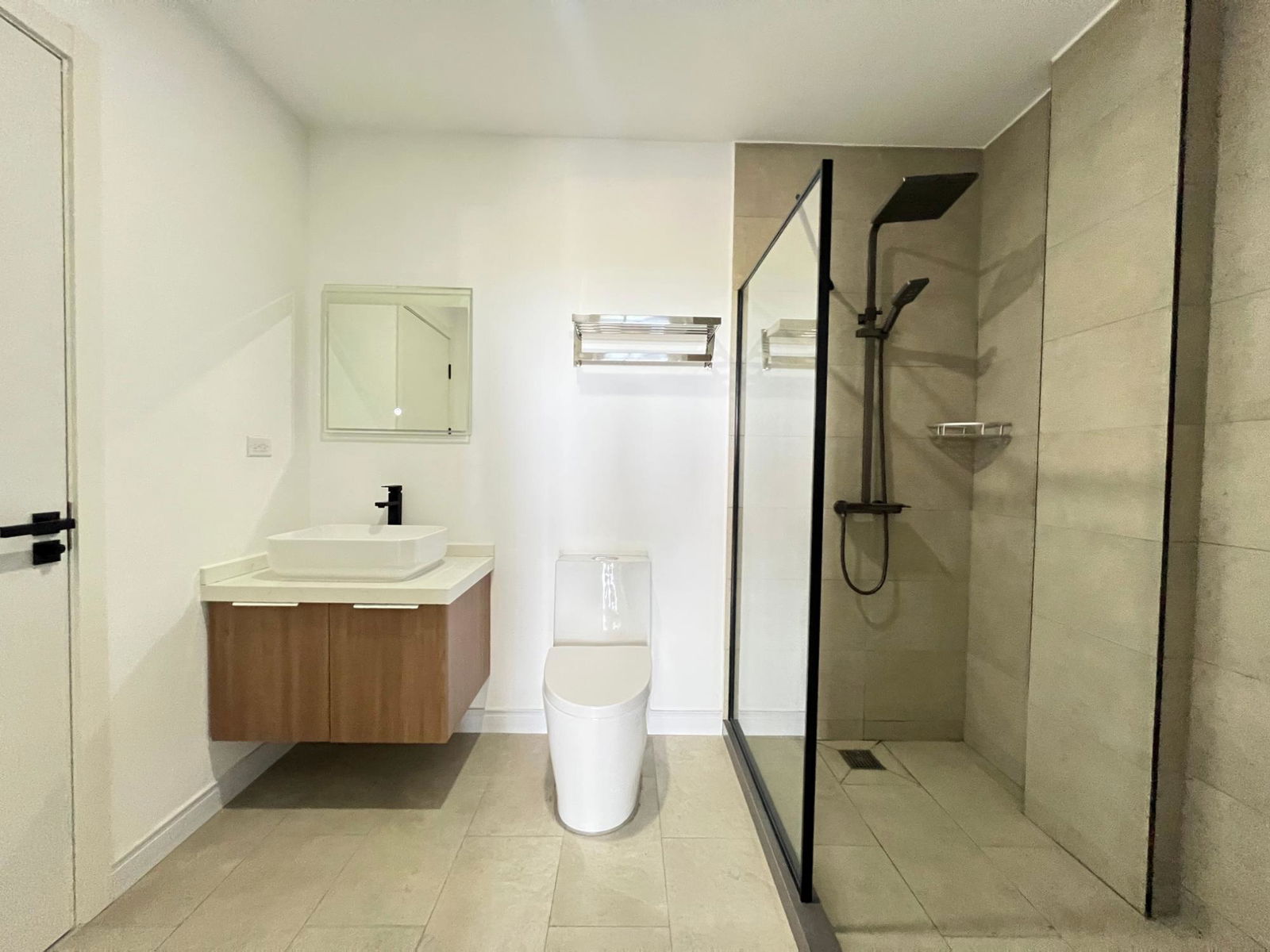 Second image of 306- 3 Kings Drive in Kingston 6, St. Andrew, Jamaica - property is For Rent