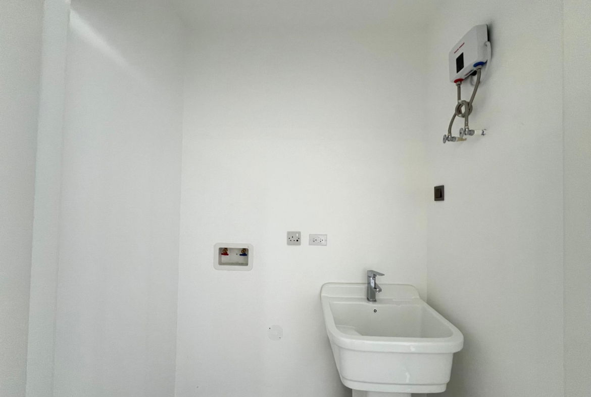 Seventh image of 306- 3 Kings Drive in Kingston 6, St. Andrew, Jamaica - property is For Rent