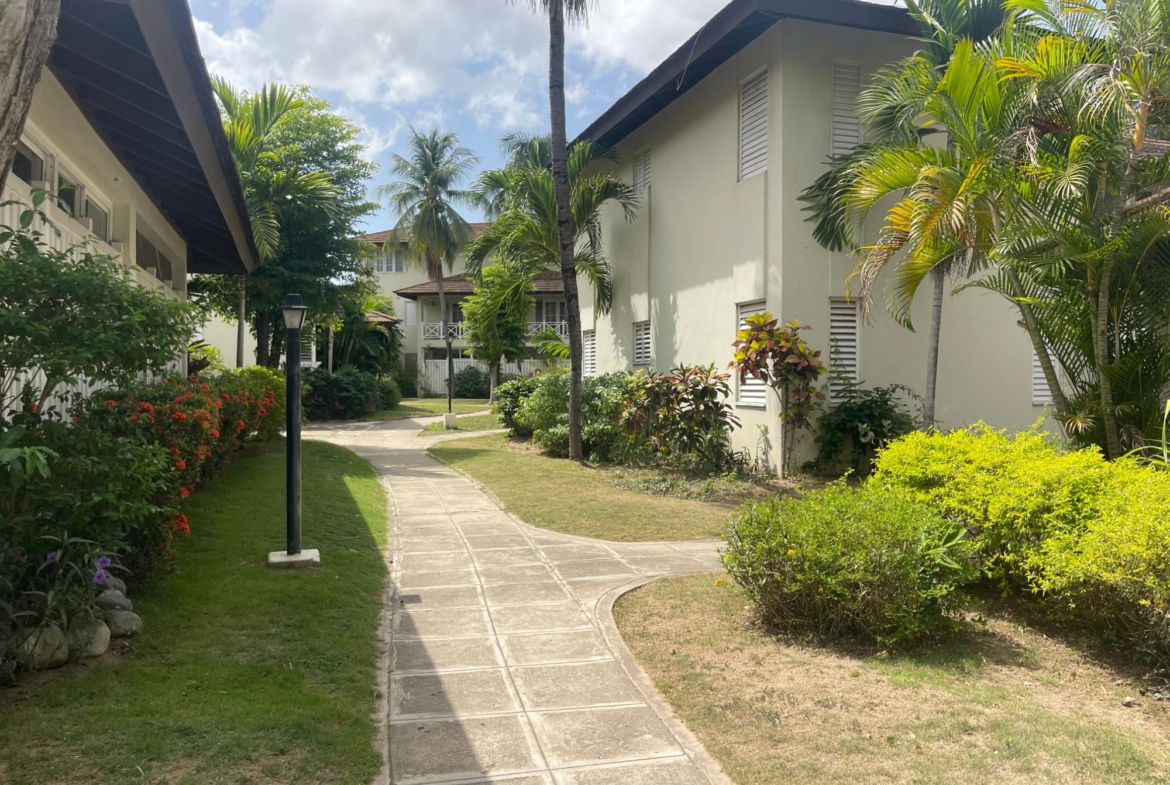 Third image of 27-4-12 Renfrew Road in Kingston 5, St. Andrew, Jamaica - property is For Rent