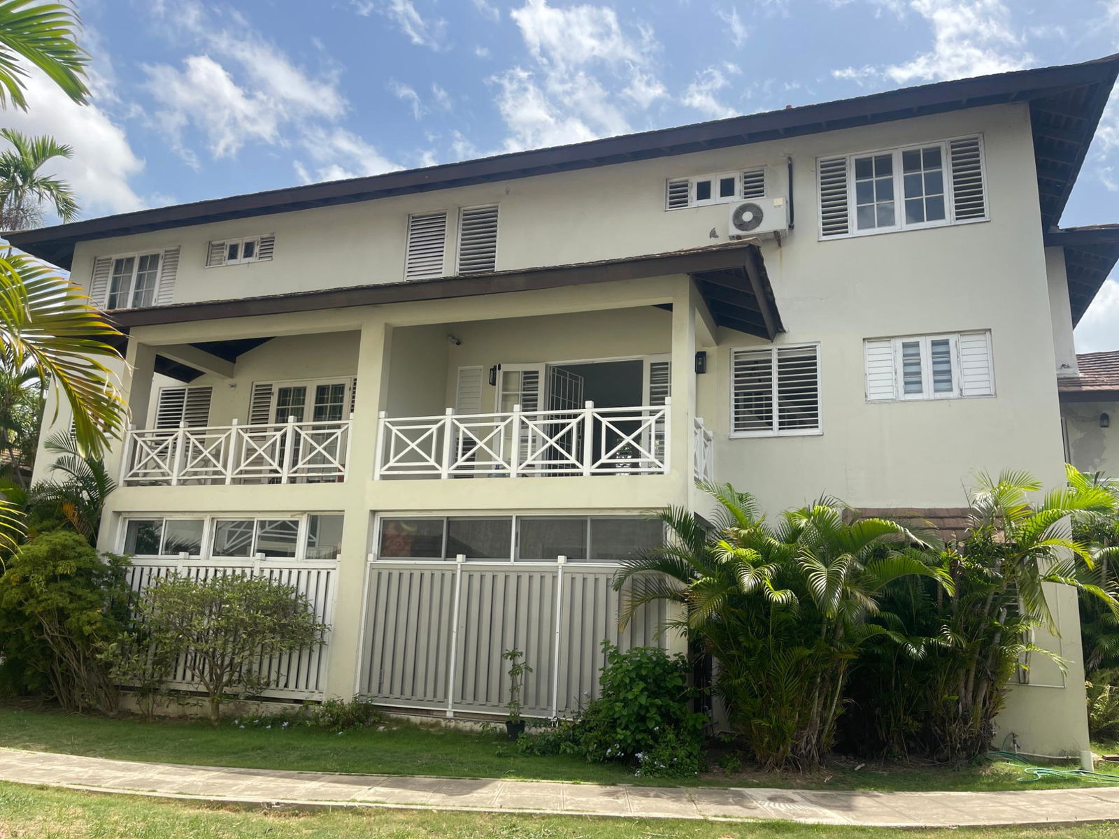 Fourth image of 27-4-12 Renfrew Road in Kingston 5, St. Andrew, Jamaica - property is For Rent