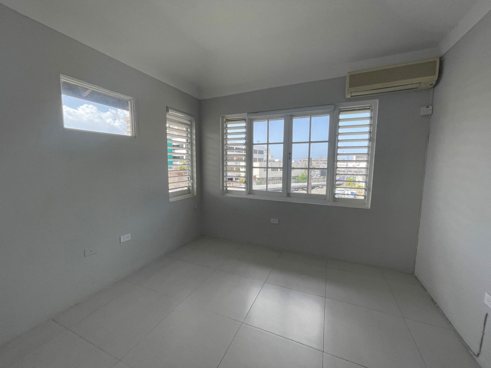 Sixth image of 27-4-12 Renfrew Road in Kingston 5, St. Andrew, Jamaica - property is For Rent