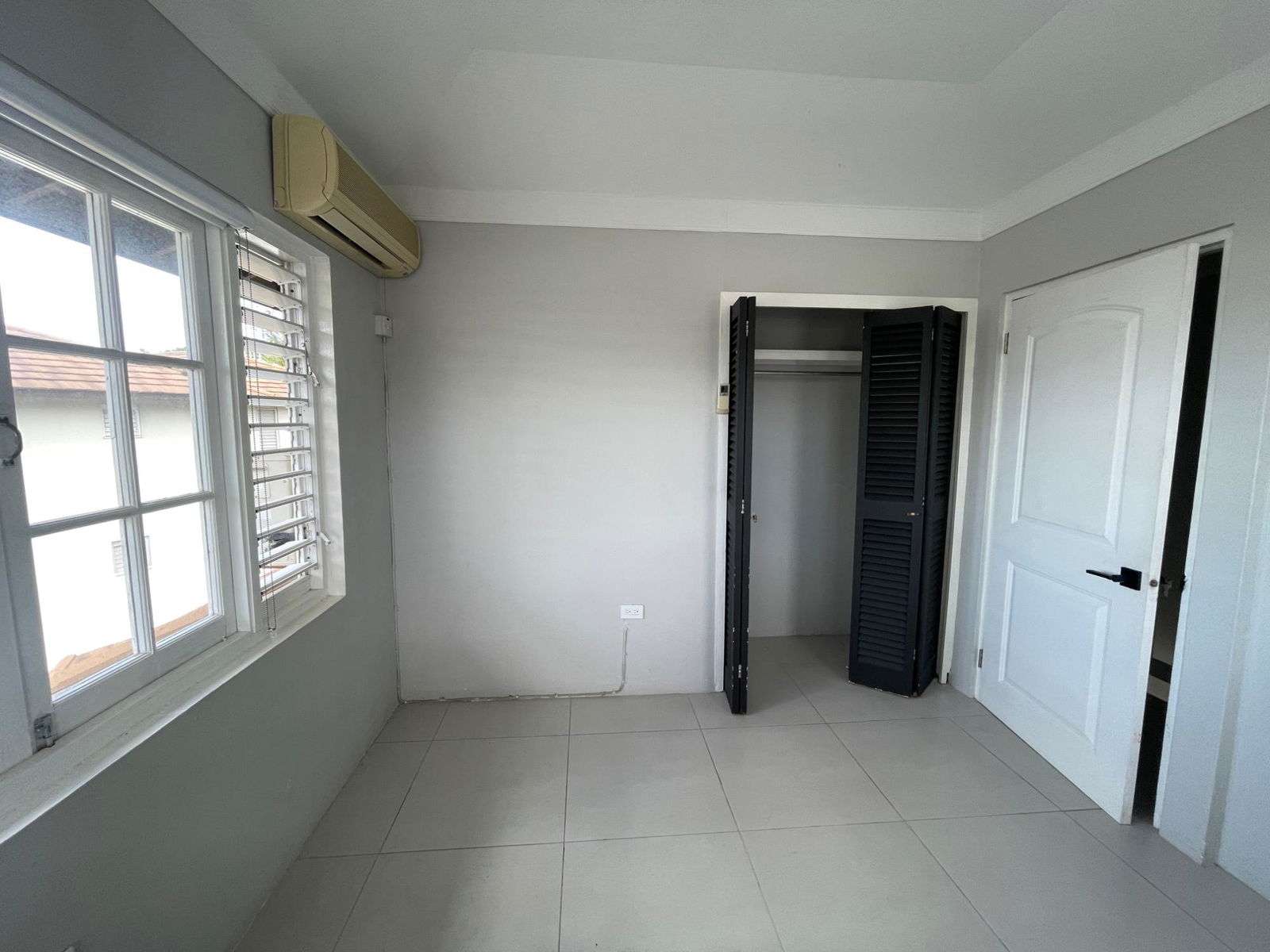 Seventh image of 27-4-12 Renfrew Road in Kingston 5, St. Andrew, Jamaica - property is For Rent