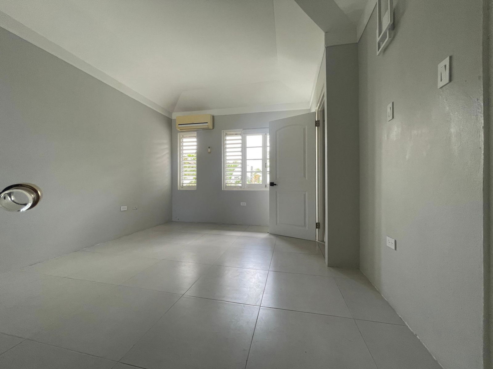 Ninth image of 27-4-12 Renfrew Road in Kingston 5, St. Andrew, Jamaica - property is For Rent