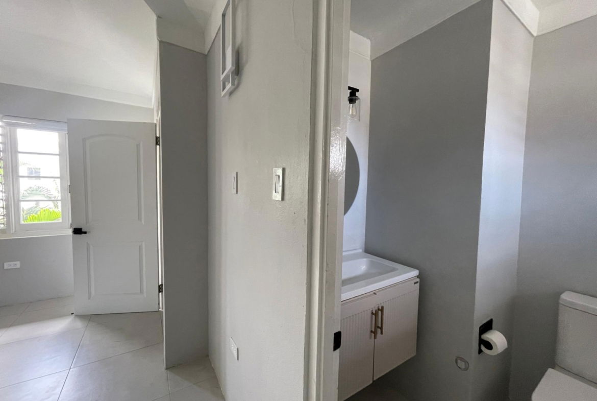 Tenth image of 27-4-12 Renfrew Road in Kingston 5, St. Andrew, Jamaica - property is For Rent