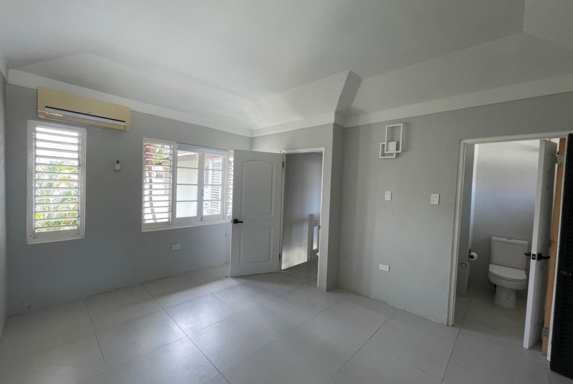 Thirteenth image of 27-4-12 Renfrew Road in Kingston 5, St. Andrew, Jamaica - property is For Rent