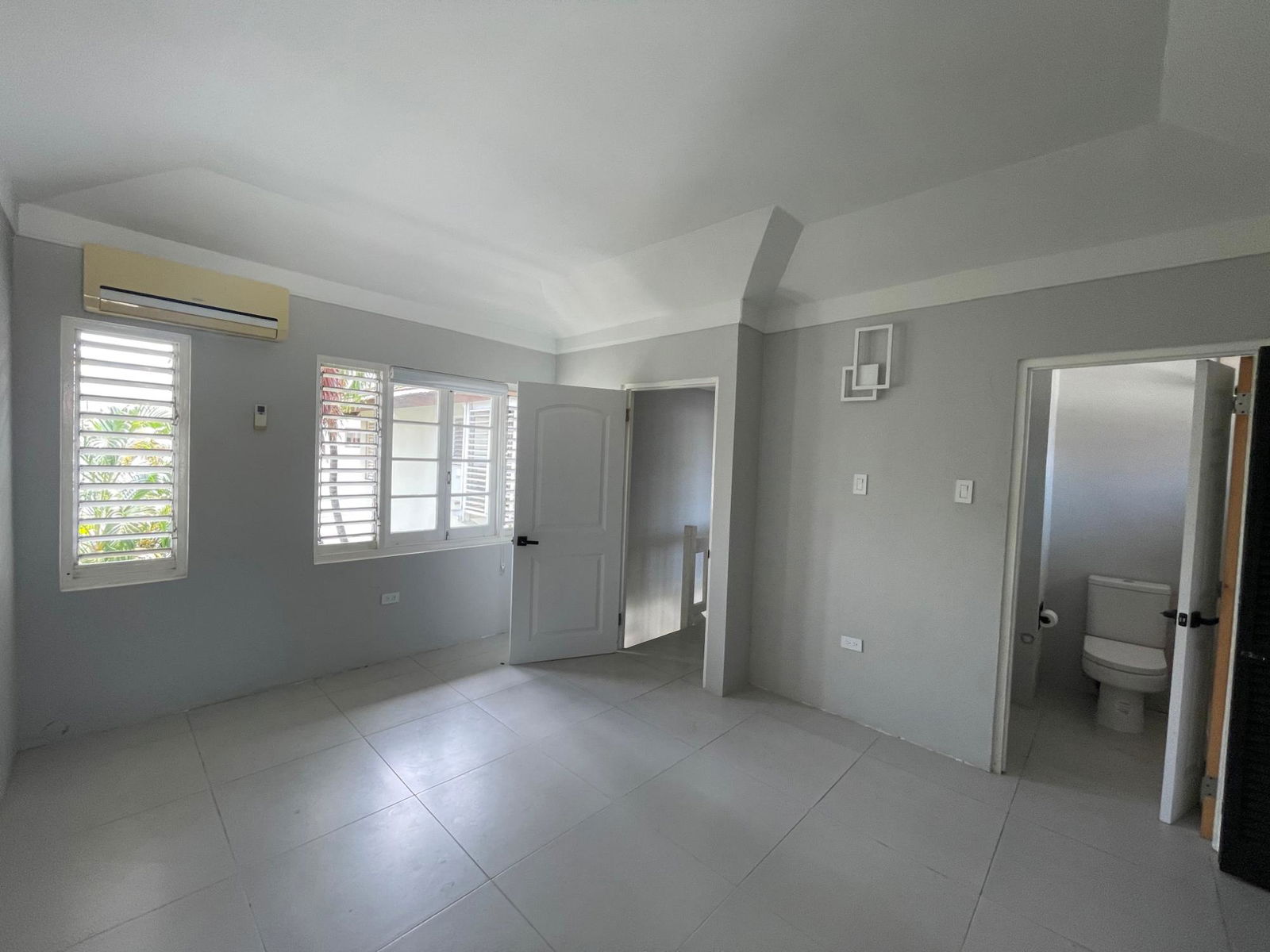 Thirteenth image of 27-4-12 Renfrew Road in Kingston 5, St. Andrew, Jamaica - property is For Rent