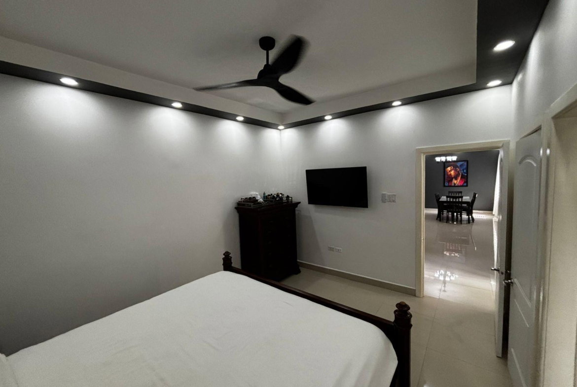Seventeenth image of 1-39 University Crescent in Kingston 6, St. Andrew, Jamaica - property is For Rent