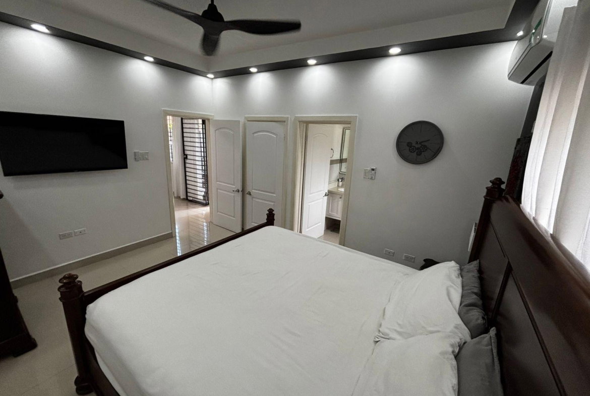 Eighteenth image of 1-39 University Crescent in Kingston 6, St. Andrew, Jamaica - property is For Rent