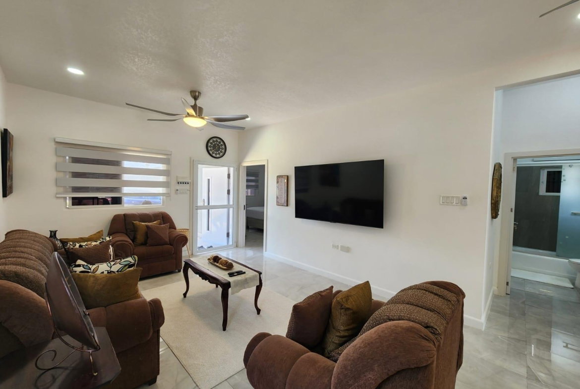 Fifth image of 89 Scarborough Avenue, Oshaw in Greater Portmore, St. Catherine, Jamaica - property is For Rent