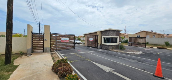 Seventh image of 443- Phoenix Village 2 in Greater Portmore, St. Catherine, Jamaica - property is For Rent