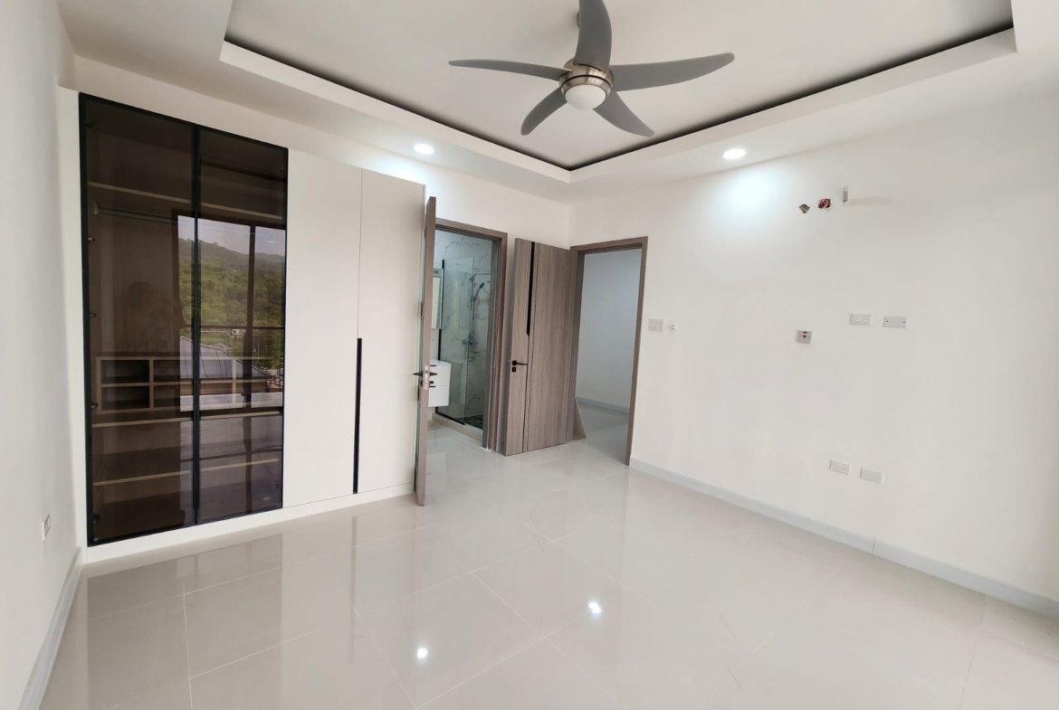 Twenty-Second image of 84 Ocho Rios Country Club in Ocho Rios, St. Ann, Jamaica - property is For Rent