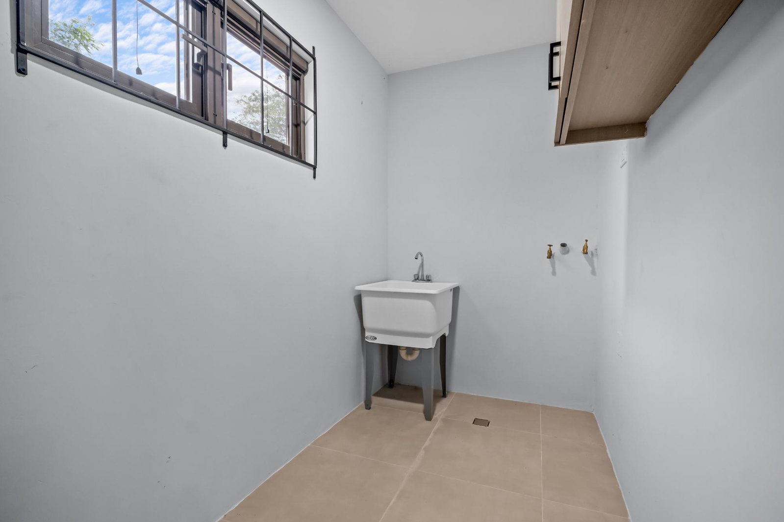 Sixteenth image of 40 Oak Estate in Greater Portmore, St. Catherine, Jamaica - property is For Rent