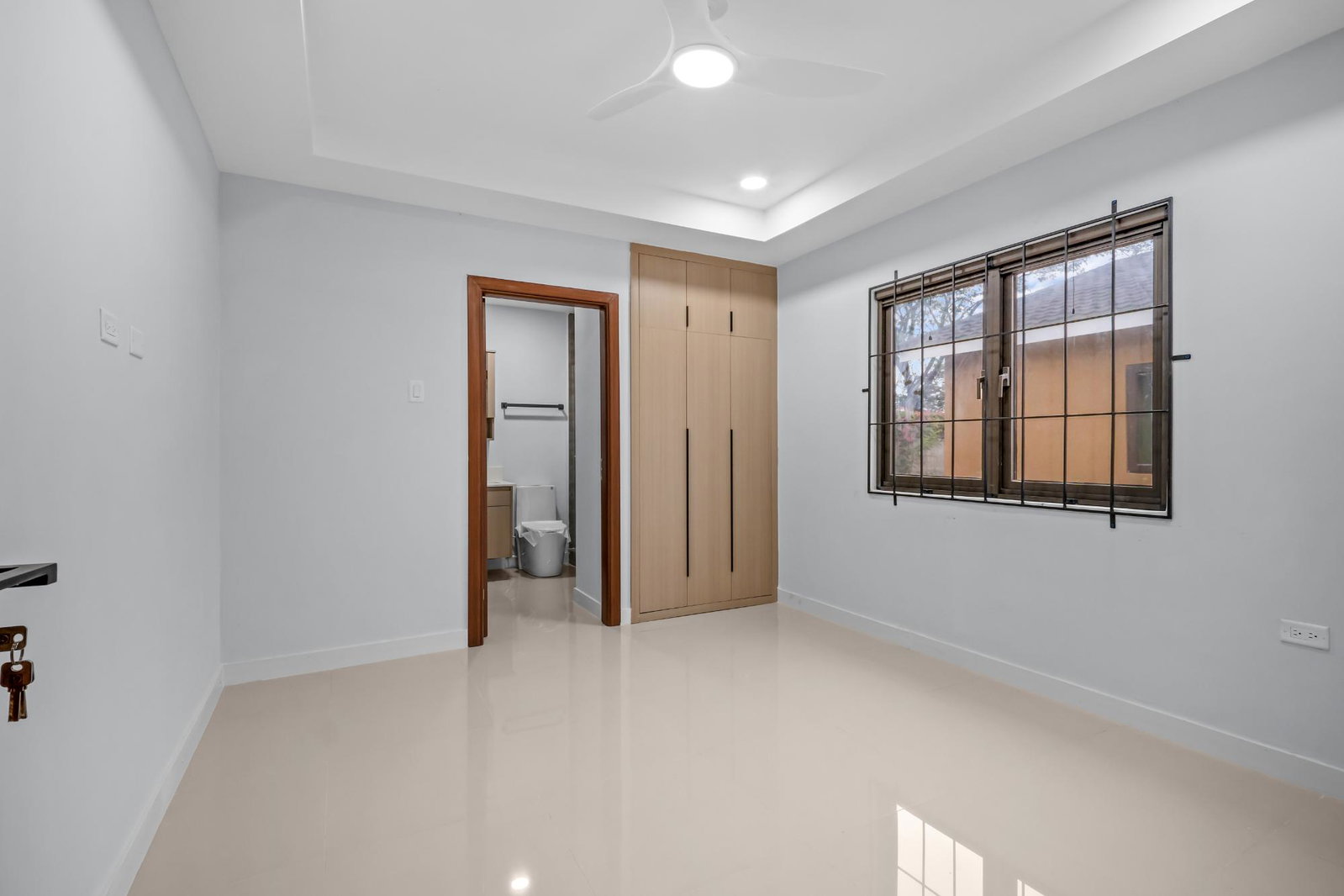 Fifth image of 40 Oak Estate in Greater Portmore, St. Catherine, Jamaica - property is For Rent