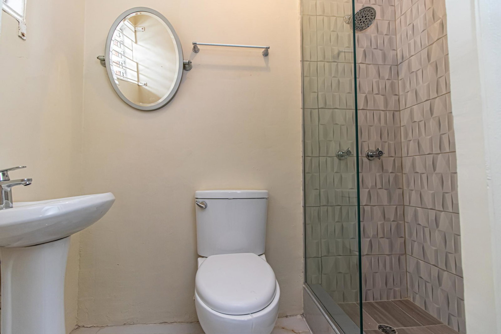 Twenty-Second image of 1 Seatonhurst ct in Kingston 5, St. Andrew, Jamaica - property is For Rent
