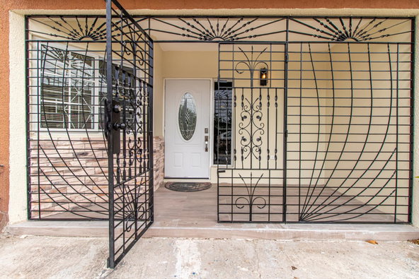 Fifth image of 1 Seatonhurst ct in Kingston 5, St. Andrew, Jamaica - property is For Rent