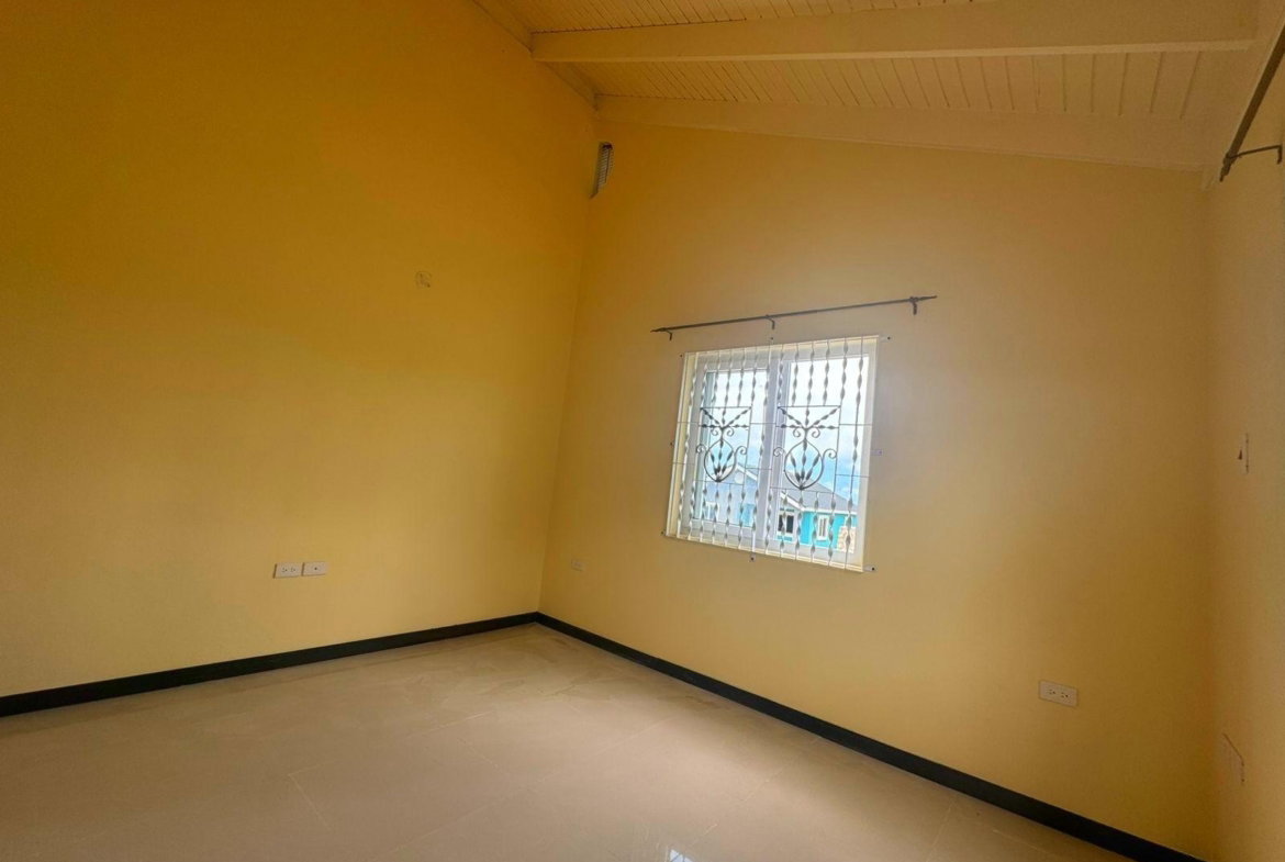 Eleventh image of Edmund Ridge Estate in SPOT VALLEY, St. James, Jamaica - property is For Rent