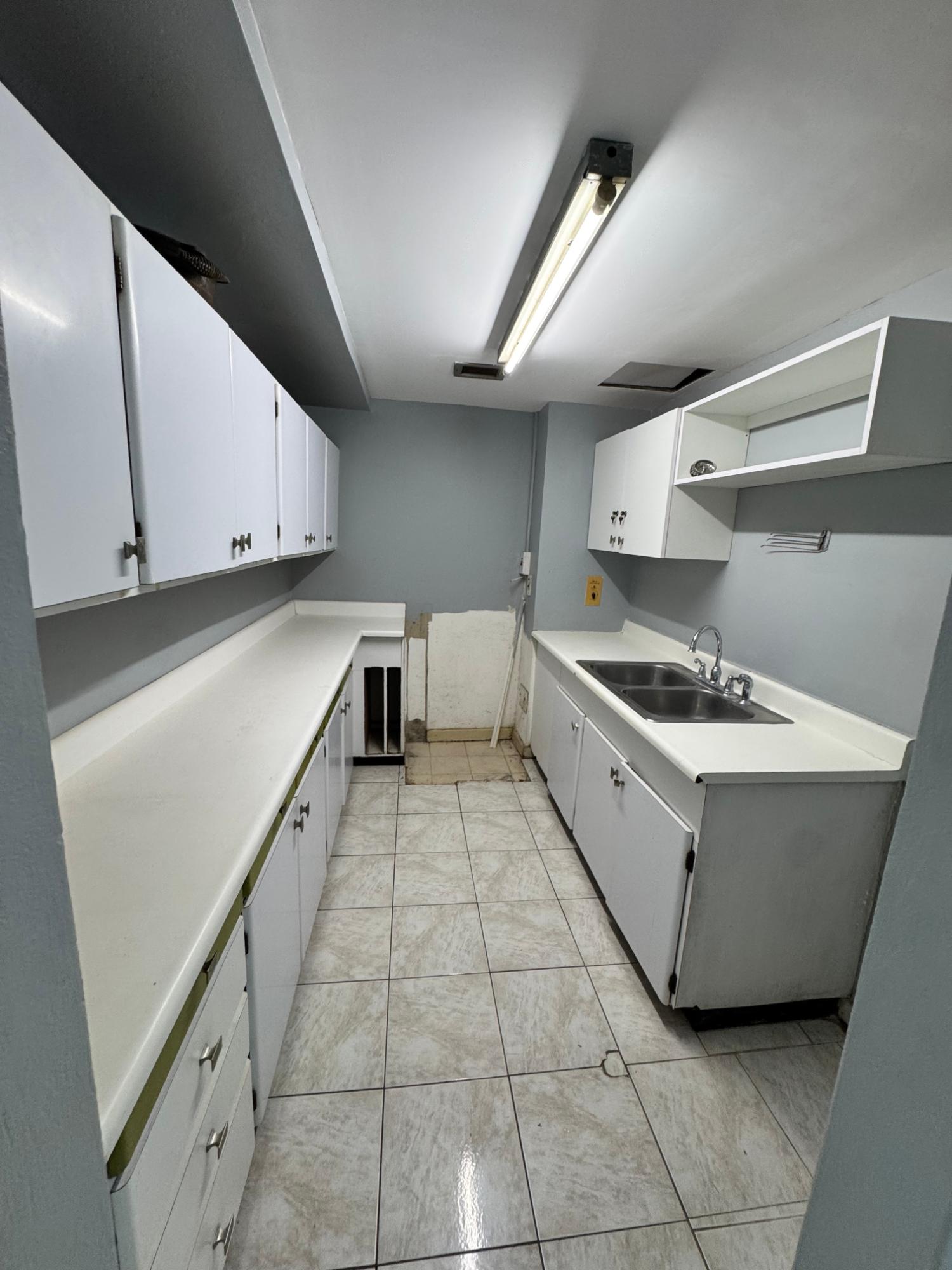 Second image of 11b-8 Ocean Towers, Ocean Boul in KINGSTON, Kingston, Jamaica - property is For Rent