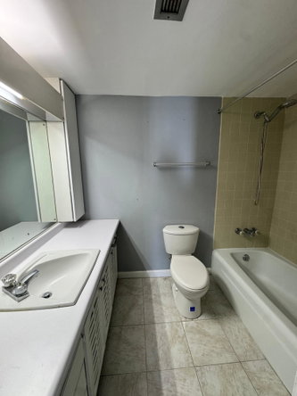 Tenth image of 11b-8 Ocean Towers, Ocean Boul in KINGSTON, Kingston, Jamaica - property is For Rent