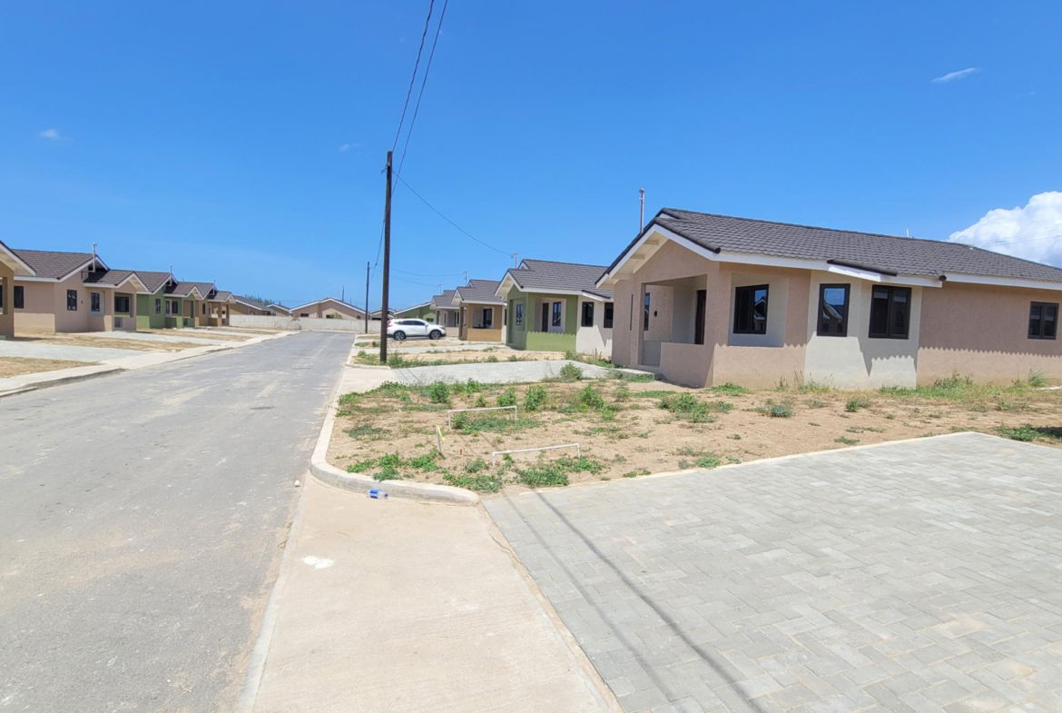 Twelfth image of 453- Oak Estate in Bernard Lodge, St. Catherine, Jamaica - property is For Rent