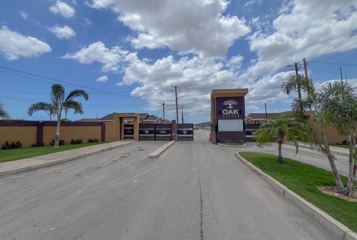 Seventeenth image of 317 Oak Estate in Bernard Lodge, St. Catherine, Jamaica - property is For Rent