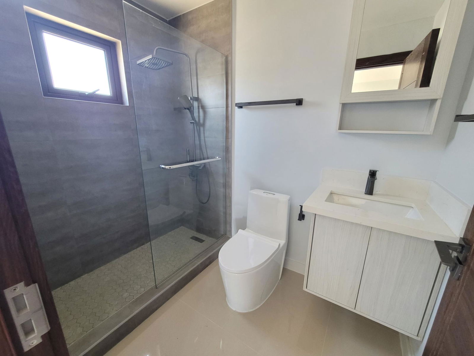 Sixth image of 453- Oak Estate in Bernard Lodge, St. Catherine, Jamaica - property is For Rent