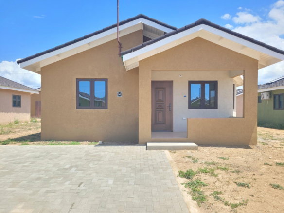 First image of 453- Oak Estate in Bernard Lodge, St. Catherine, Jamaica - property is For Rent