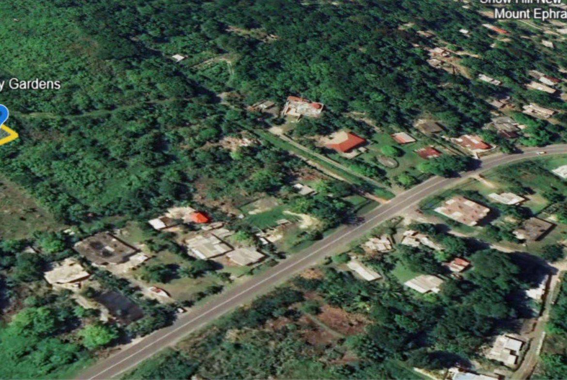 Fourth image of 3c Passley Gardens in Passley Garden, Portland, Jamaica - property is For Sale
