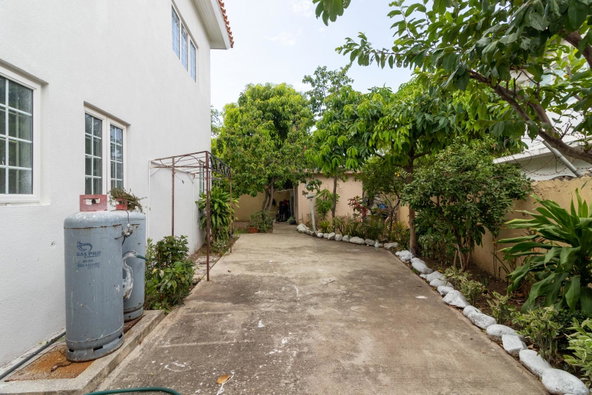 Tenth image of 5-13 Clieveden Ave. in Kingston 6, St. Andrew, Jamaica - property is For Sale