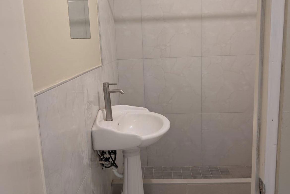 Seventh image of 229 Susan Avenue in Bridgeport, St. Catherine, Jamaica - property is For Rent