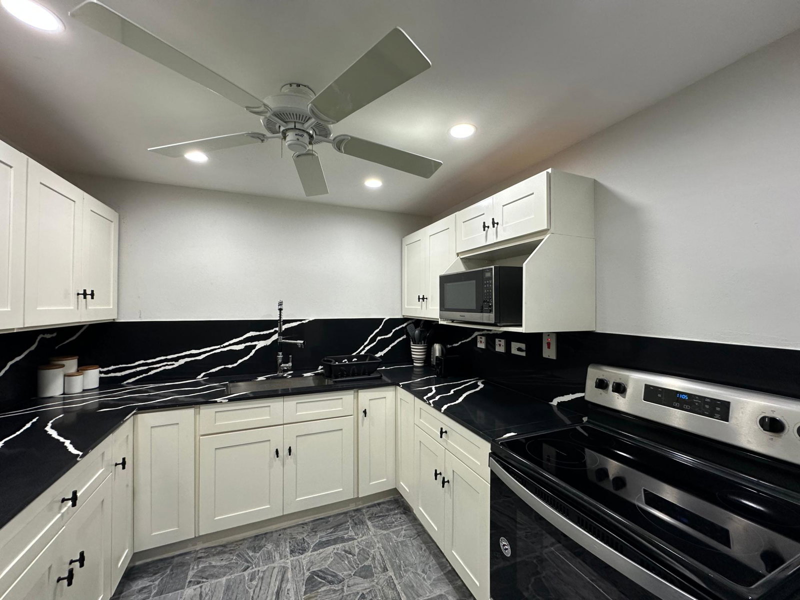 Third image of 1e-17 Kingsway Avenue in Kingston 10, St. Andrew, Jamaica - property is For Rent