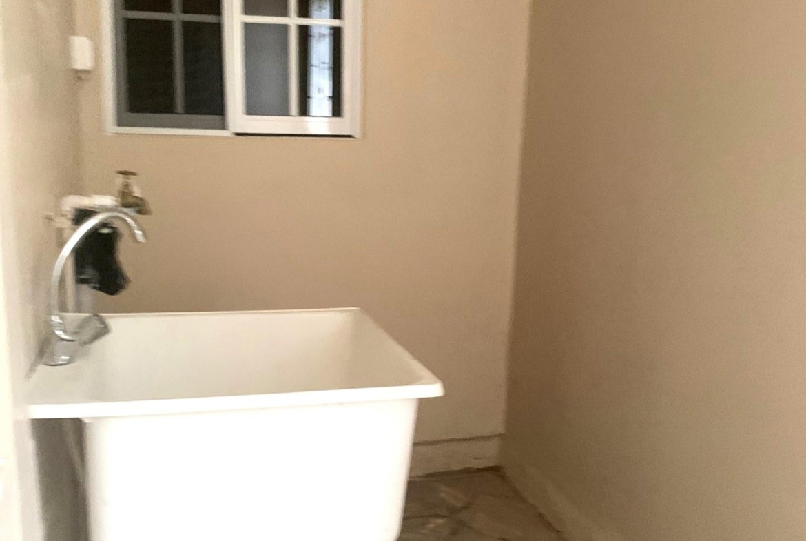 Seventh image of 135 North East 20th st in Greater Portmore, St. Catherine, Jamaica - property is For Rent