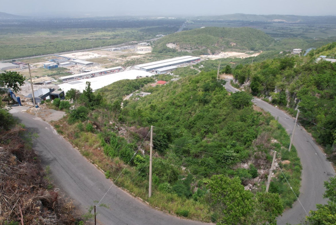 Fourth image of 81 Tom Cringle Drive in Red Hills, St. Andrew, Jamaica - property is For Sale