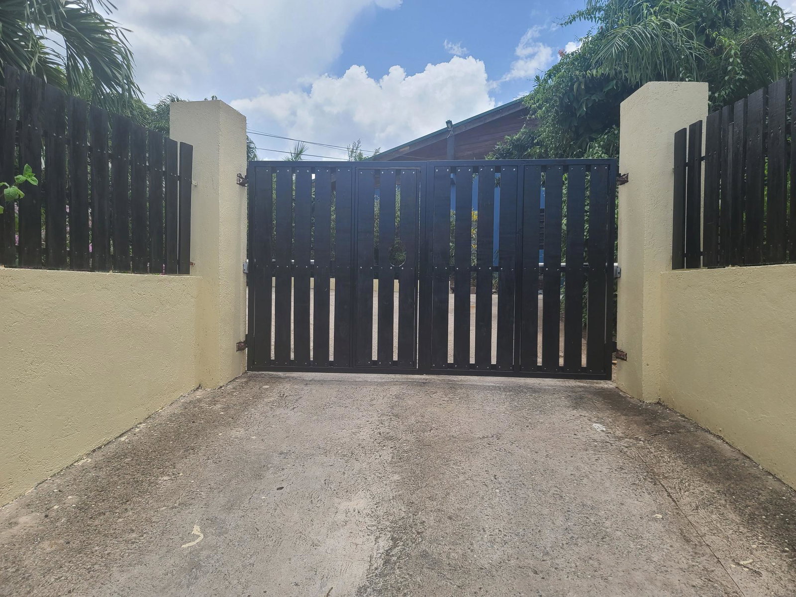 Second image of 5 Wainwright Avenue in Kingston 8, St. Andrew, Jamaica - property is For Rent