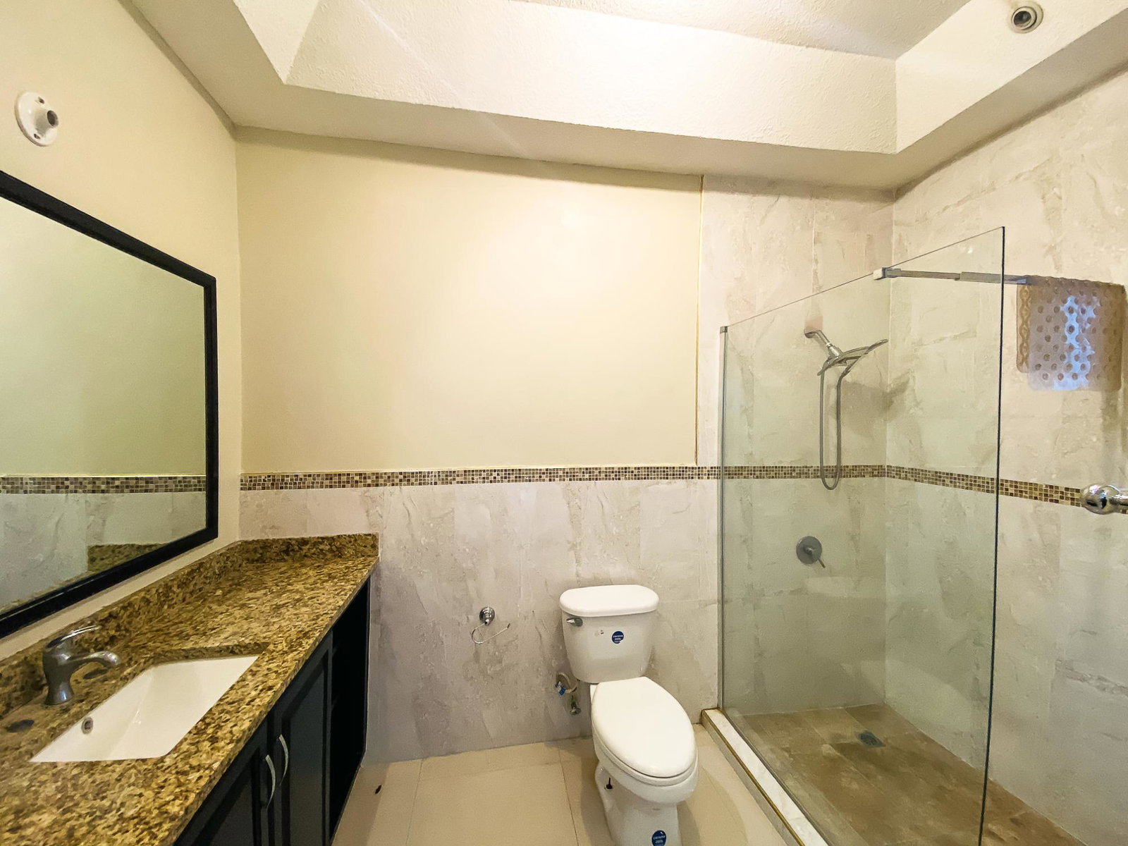 Sixth image of 9-1 Brentwood Terrace in Kingston 19, St. Andrew, Jamaica - property is For Rent