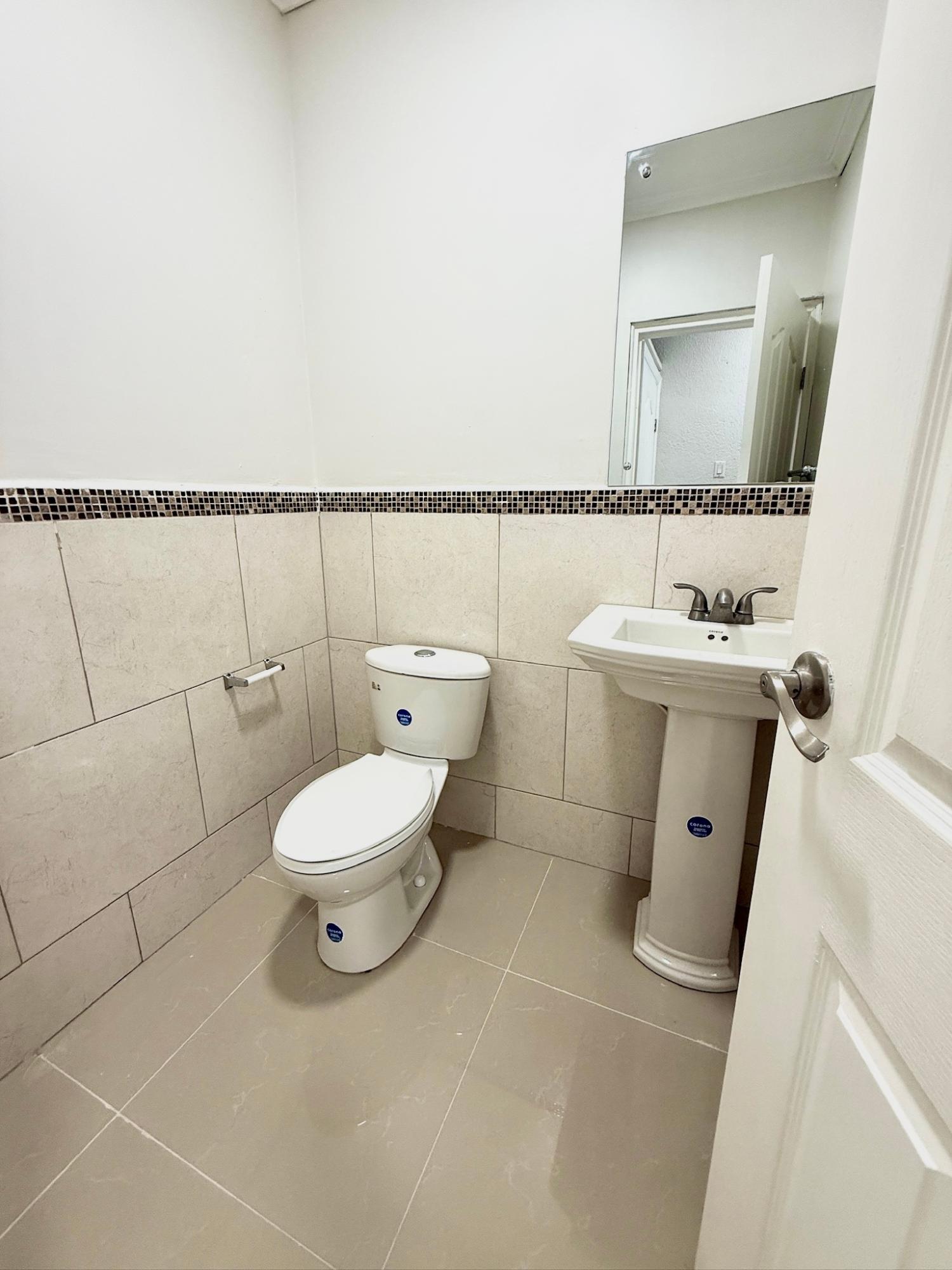 Tenth image of 4-3 Washington Drive in Kingston 10, St. Andrew, Jamaica - property is For Rent