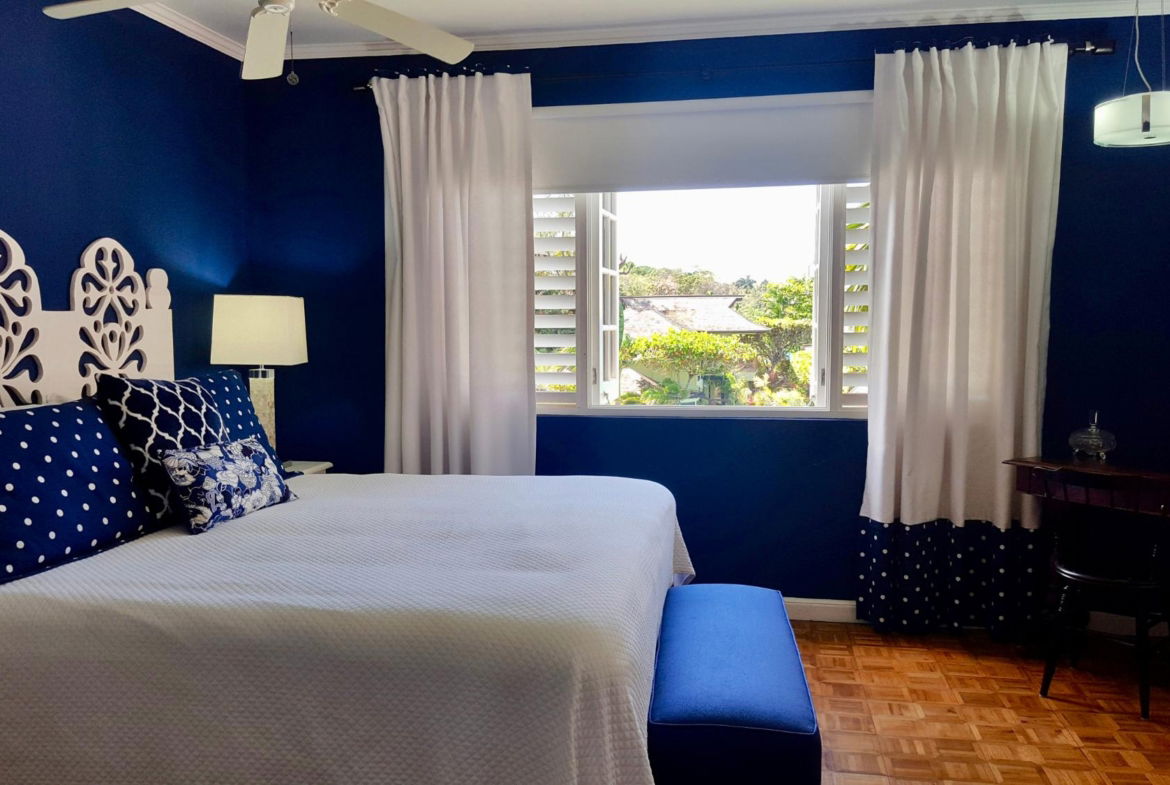 Nineteenth image of C4-127 Main Street, Ocho Rios in Ocho Rios, St. Ann, Jamaica - property is For Rent