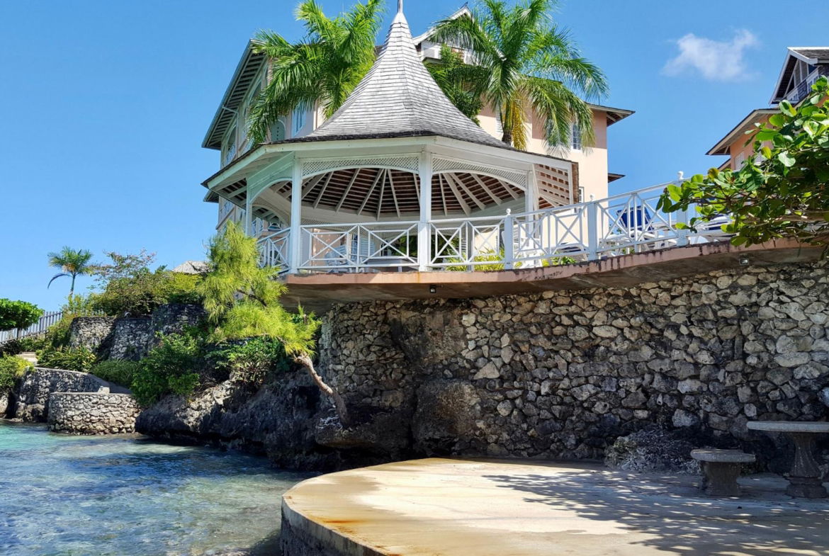 Sixth image of C4-127 Main Street, Ocho Rios in Ocho Rios, St. Ann, Jamaica - property is For Rent