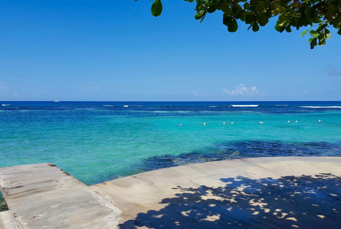 Seventh image of C4-127 Main Street, Ocho Rios in Ocho Rios, St. Ann, Jamaica - property is For Rent