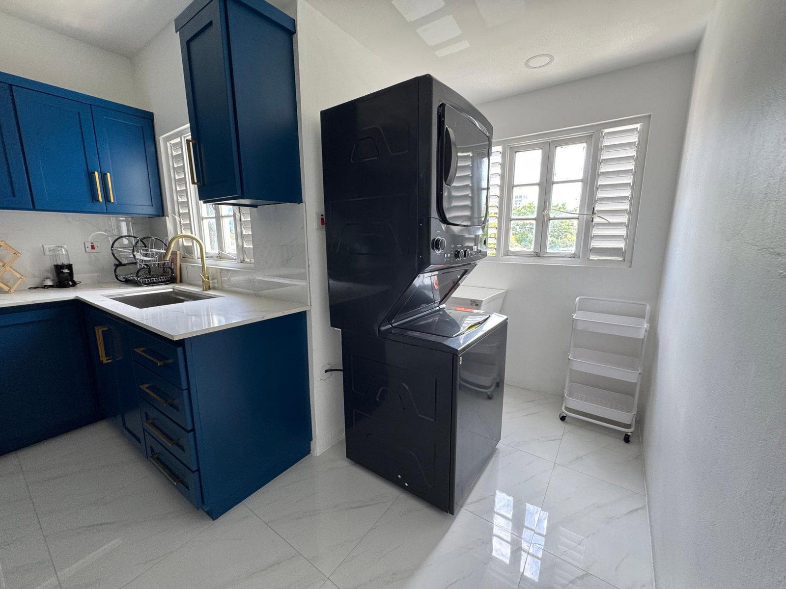 Seventeenth image of 11-25 Haining Road in Kingston 5, St. Andrew, Jamaica - property is For Rent